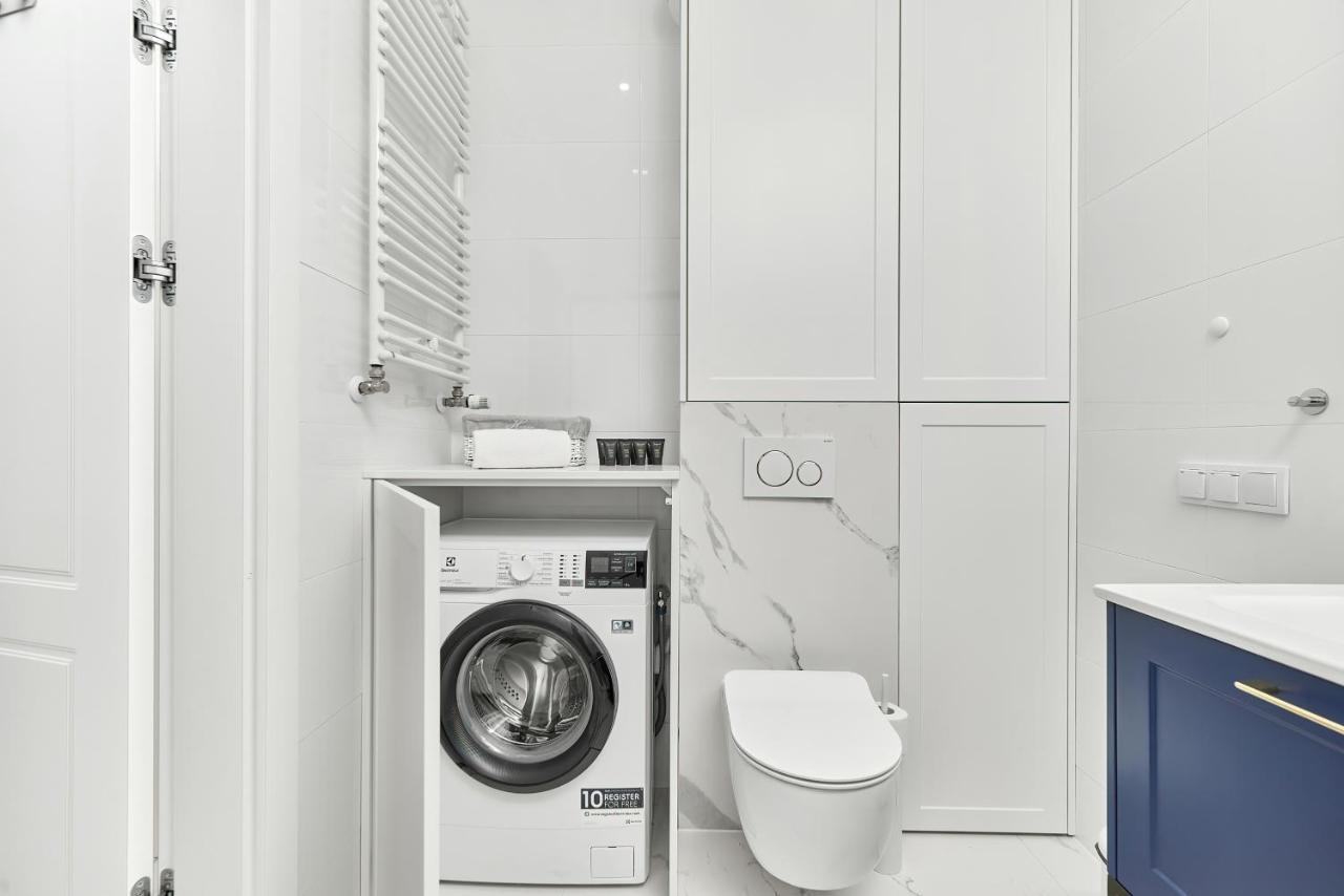 Exclusive Apartments Gwiazdzista With Free Garage Wroclaw By Noclegi Renters Extérieur photo