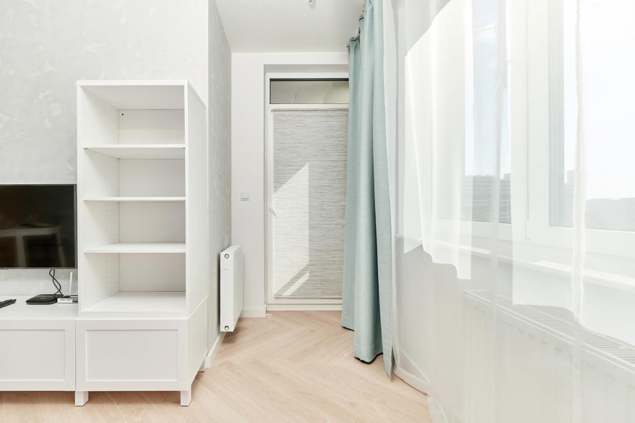 Exclusive Apartments Gwiazdzista With Free Garage Wroclaw By Noclegi Renters Extérieur photo
