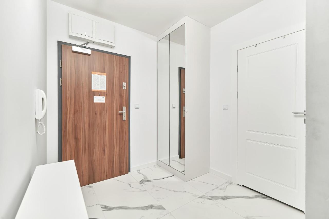 Exclusive Apartments Gwiazdzista With Free Garage Wroclaw By Noclegi Renters Extérieur photo