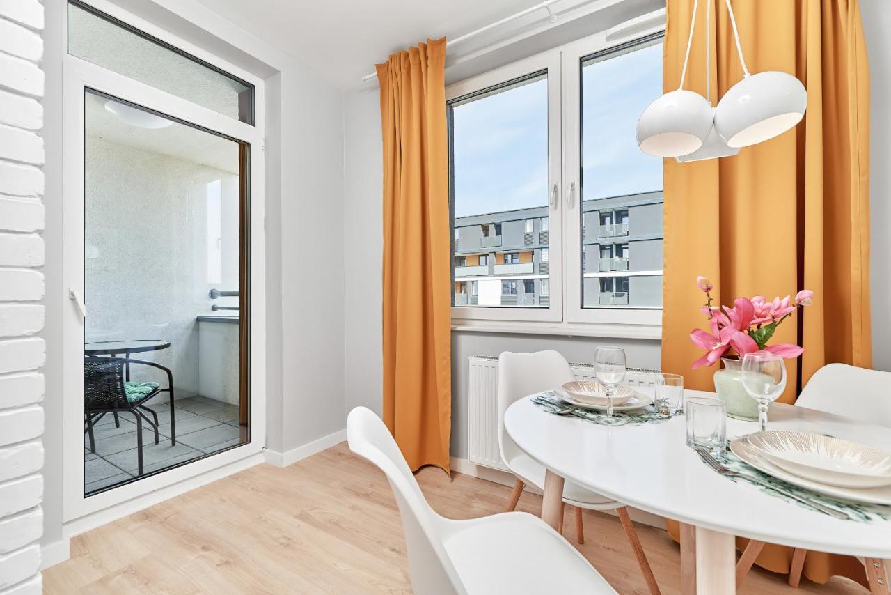Exclusive Apartments Gwiazdzista With Free Garage Wroclaw By Noclegi Renters Extérieur photo