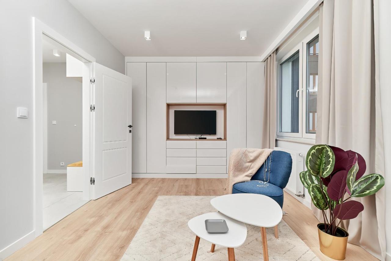 Exclusive Apartments Gwiazdzista With Free Garage Wroclaw By Noclegi Renters Extérieur photo