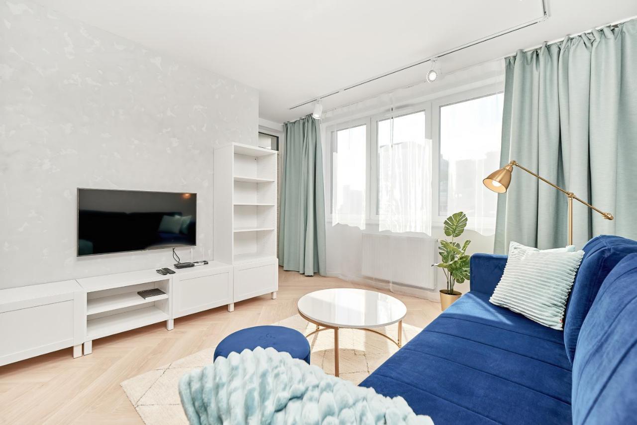 Exclusive Apartments Gwiazdzista With Free Garage Wroclaw By Noclegi Renters Extérieur photo
