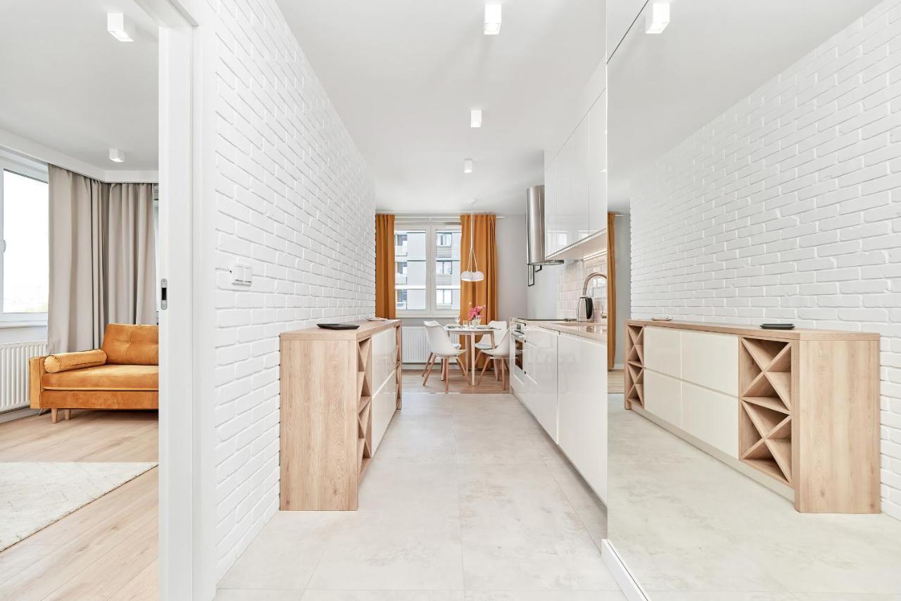 Exclusive Apartments Gwiazdzista With Free Garage Wroclaw By Noclegi Renters Extérieur photo