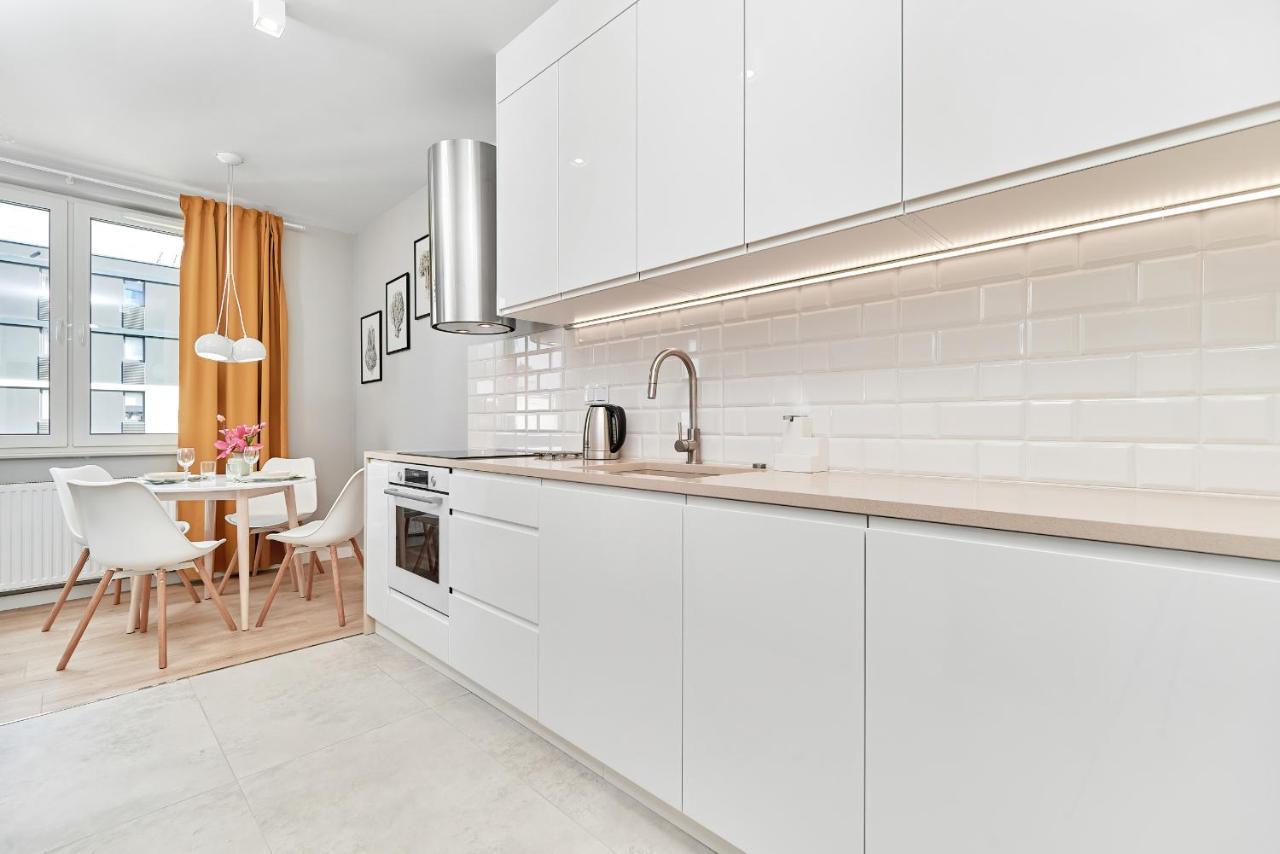 Exclusive Apartments Gwiazdzista With Free Garage Wroclaw By Noclegi Renters Extérieur photo